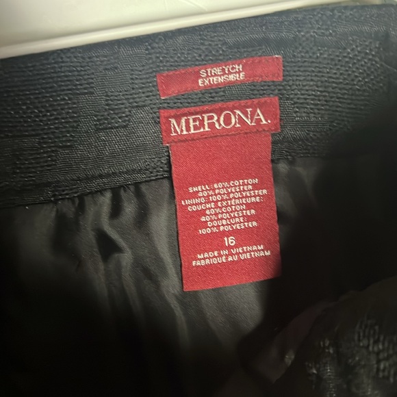 Black, houndstooth plaid pattern, pencil skirt - Picture 8 of 8